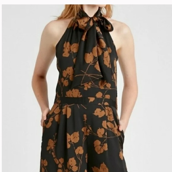 Banana Republic Tie-Neck Cropped Jumpsuit - Picture 4 of 10